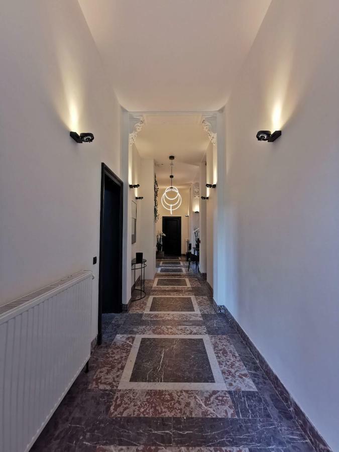The Wise House Hotell Hastiere-par-dela Exteriör bild
