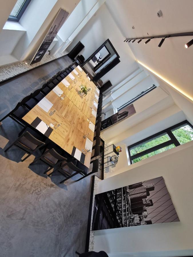The Wise House Hotell Hastiere-par-dela Exteriör bild